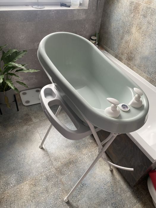 Wanienka ze stelażem, termometrem i dozownikami Bebejou