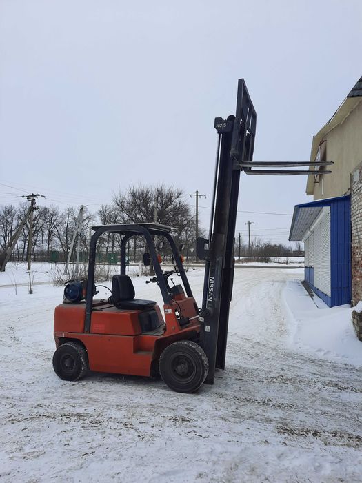 Погрузчик газ бензин 2.5т