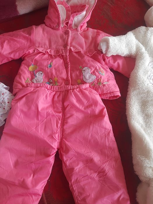 Весняний одяг немовлятам.