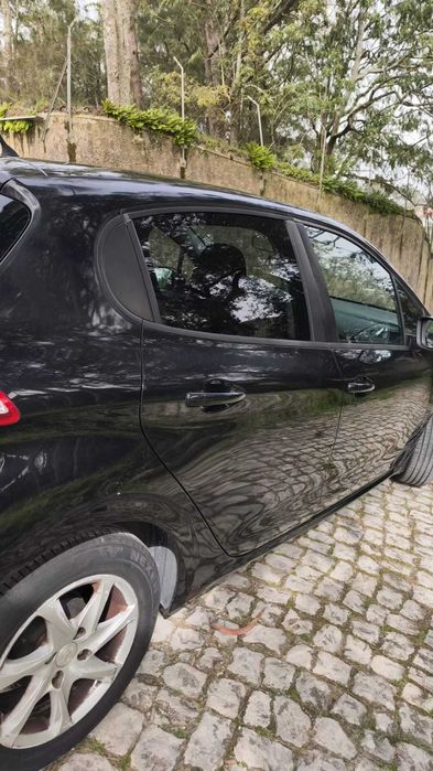 Peugeot 208 1.4 HDi Active 2015 – Diesel, 107.664 km