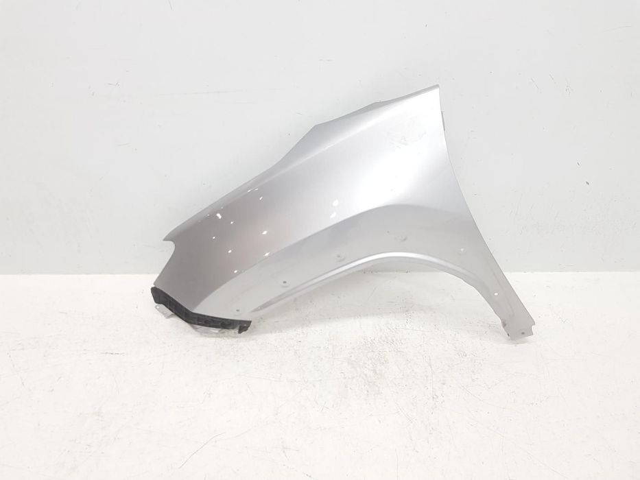 GUARDA-LAMAS FRENTE ESQUERDO TOYOTA YARIS CROSS