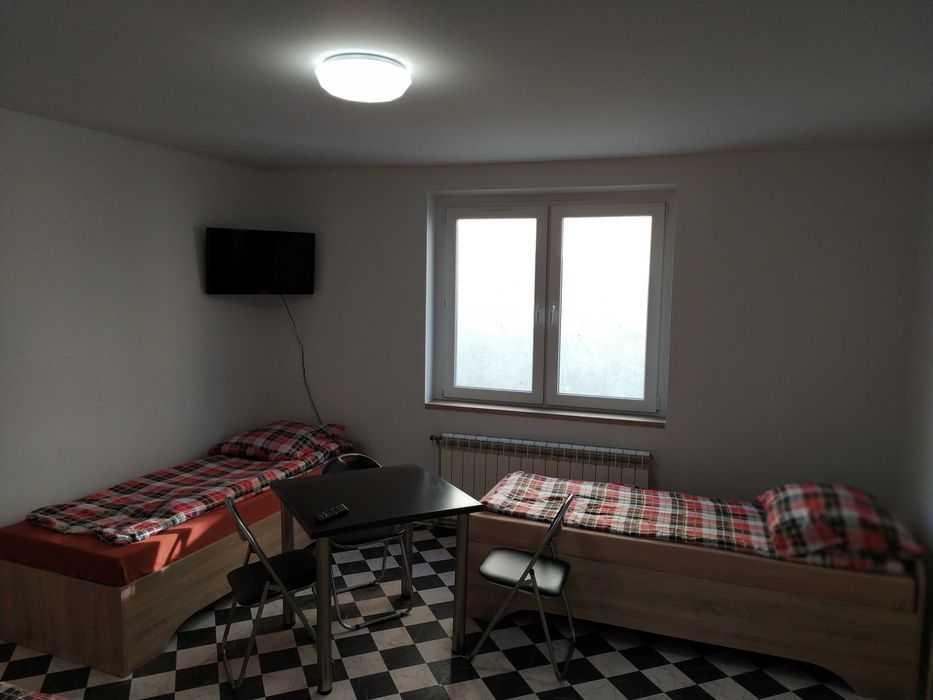 Wynajmę Mieszkanie Noclegi Pokoje pracownicze Parking Gostyń 30zł