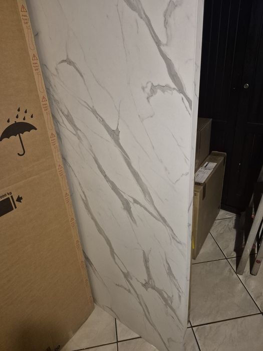 Blat laminowany w dekorze marmuru