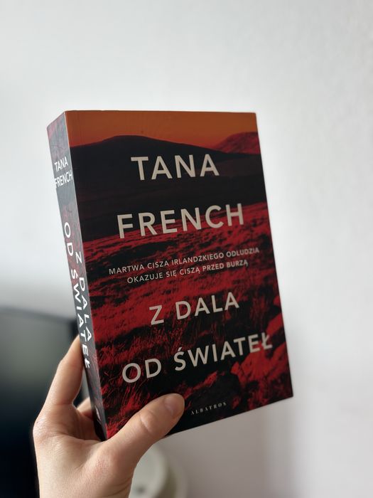 Tana French Z dala od świateł książka