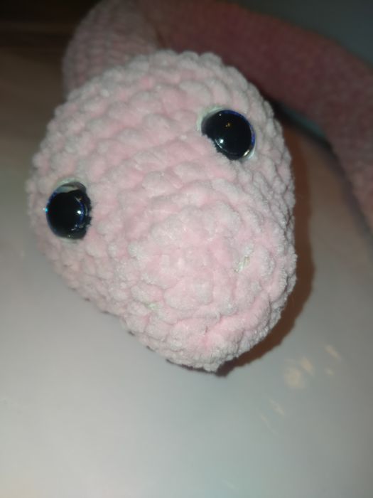 В'язана іграшка змії