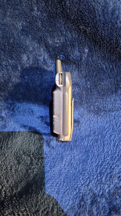 мобільний телефон Sony CMD-Z5