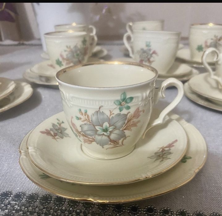 Serwis kawowy na 8 osob porcelanowy Bavaria