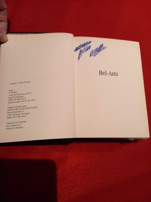 Livro antigo de capa dura: "Bel-Ami" - Guy de Maupassant