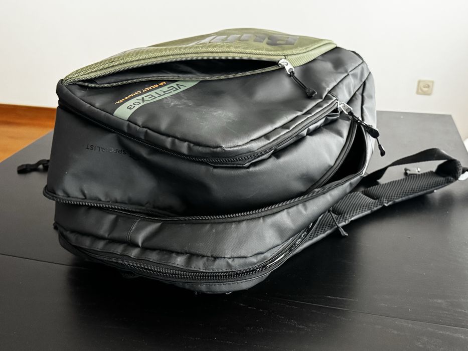 Mochila Padel Bullpadel Vertex 03 Air React Channel