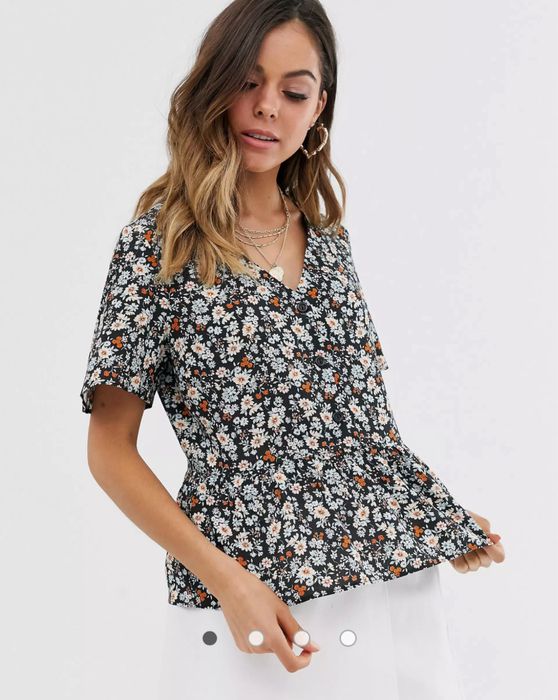 Топ з баскою на гудзиках New Look