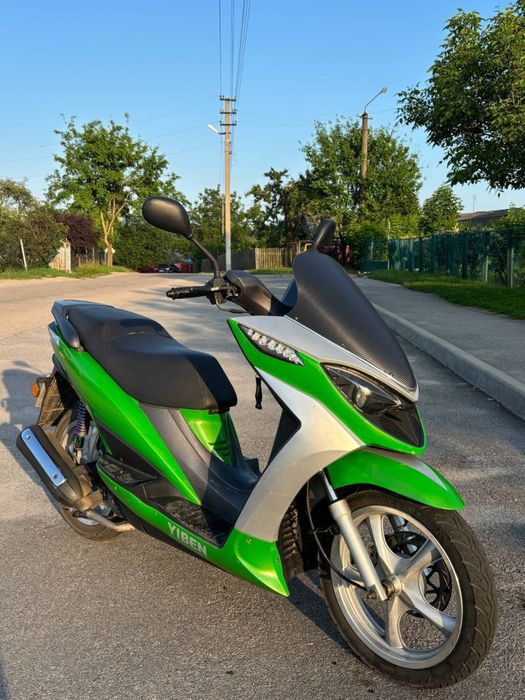 Мопед YIBEN 150 скутер Yiben 150 YB150T-11