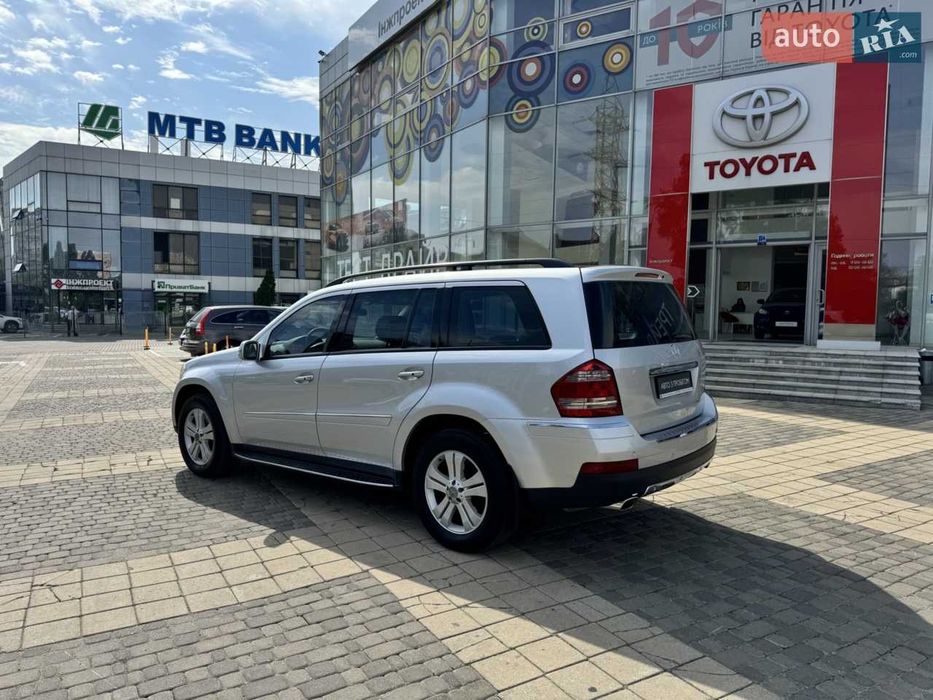 Автомобиль  Мерседес