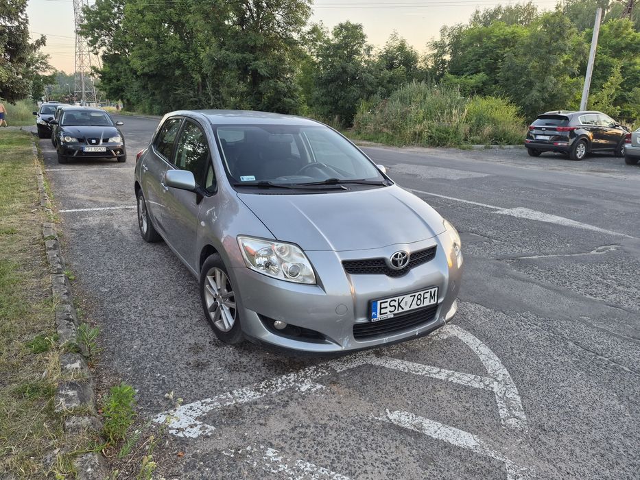 Toyora Auris 2009r