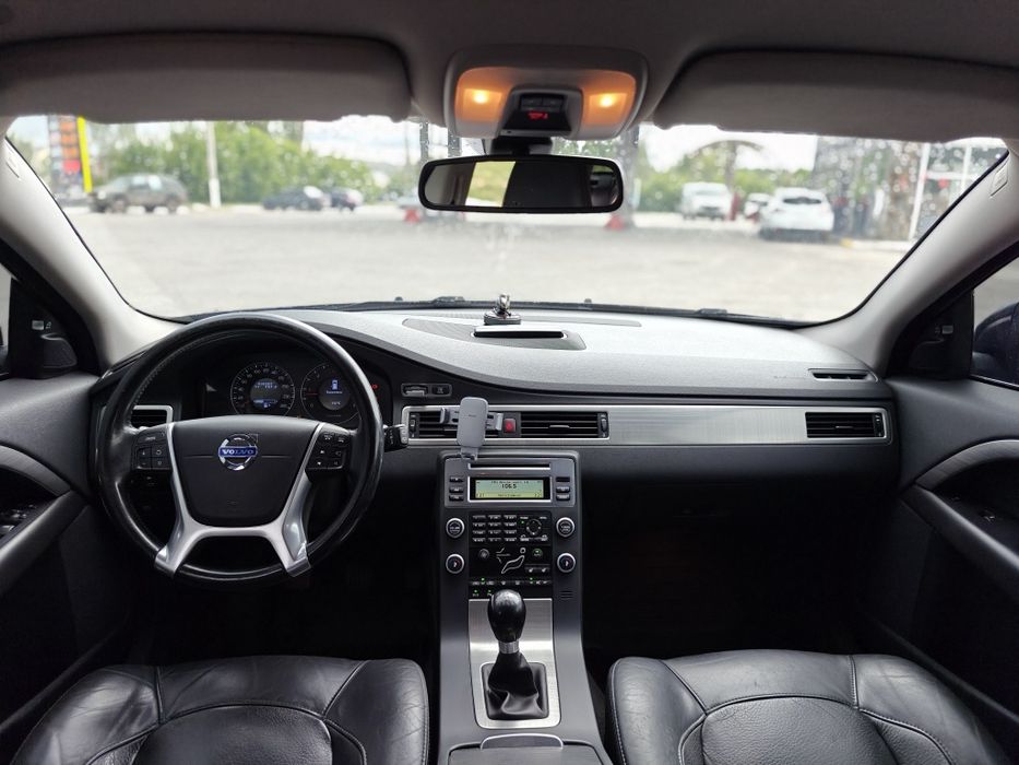 VOLVO V70, 2.4D, МКПП, 2010