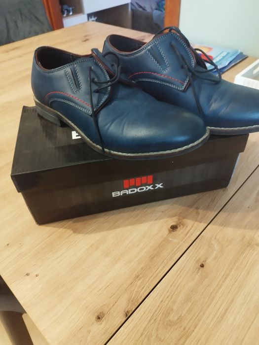 Buty galowe młodzieżowe