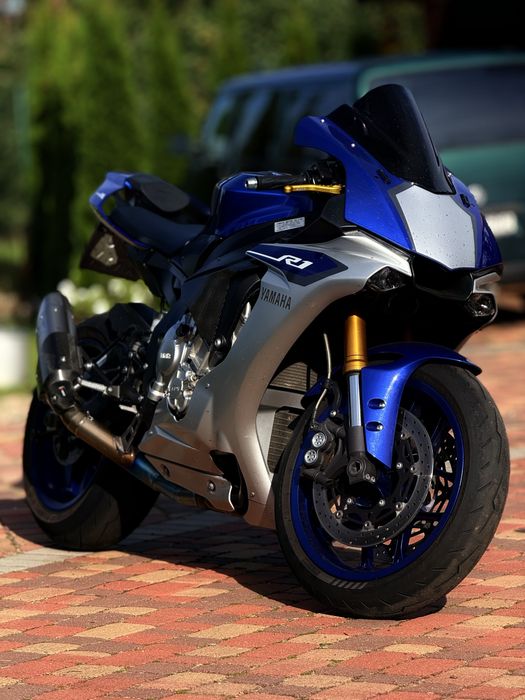 Yamaha R1 RN32 2015
