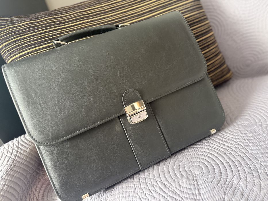 Aktówka ze skóry ekologicznej