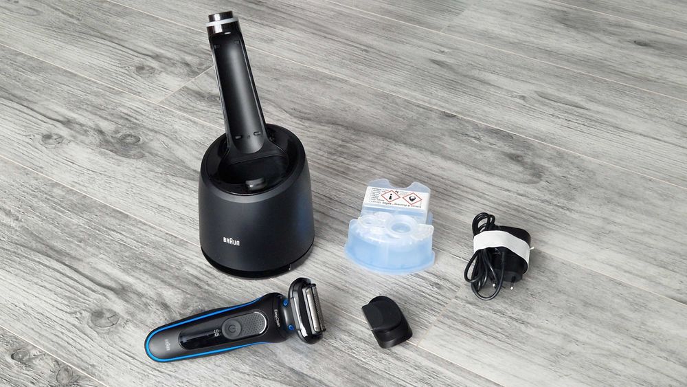 Golarka, maszynka do golenia BRAUN Series 5 + baza czyszcząca