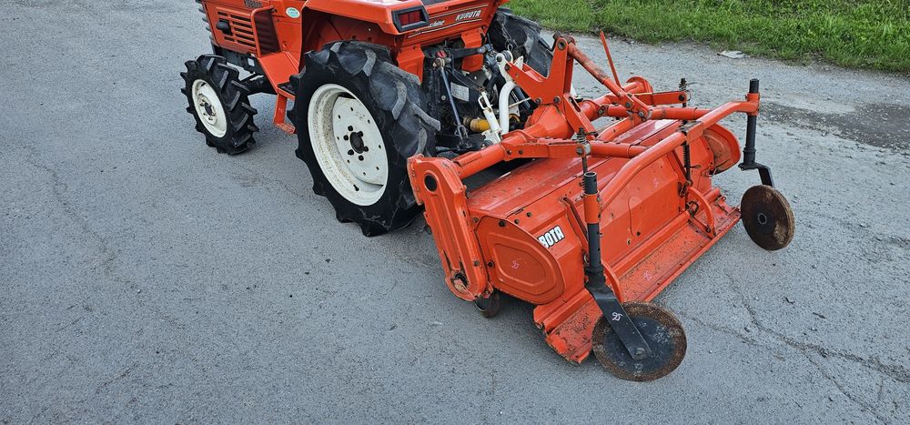 Kubota L1 215 мінітрактор Трактор Японський