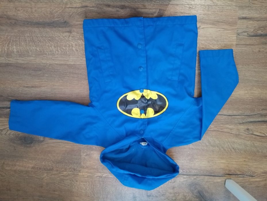 Kurtka przeciwdeszczowa Batman rozmiar 98
