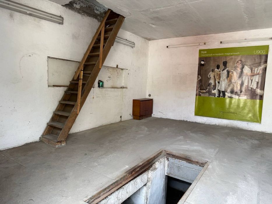 Продам двохповерховий гараж