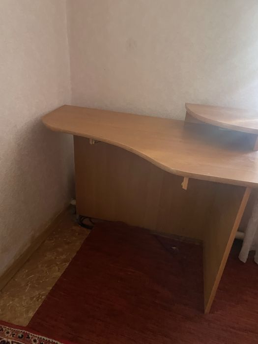 Стіл компютерний кутовий  Парта кутова