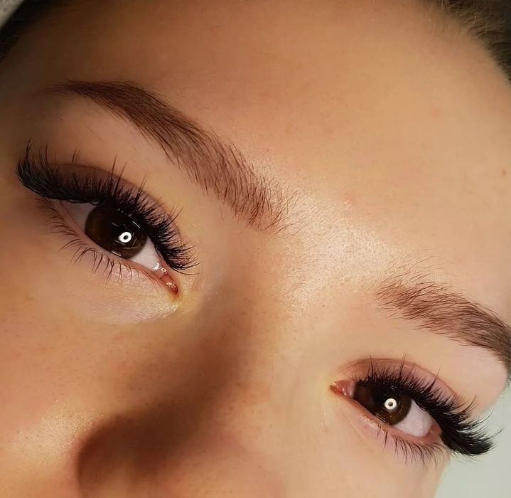 Нарощення вій, оформлення брів, перманентний макіяж