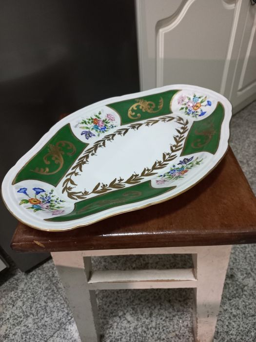 Conjunto de terrina e prato decorativos, pintado à mão