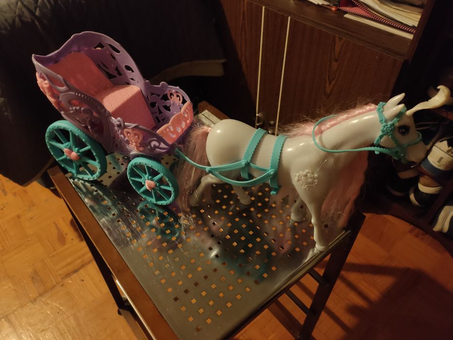 Carruagem com cavalo Barbie