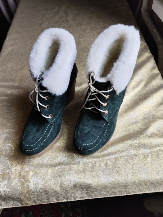 Продам ботильоны ,замша,темно зелёного цвета