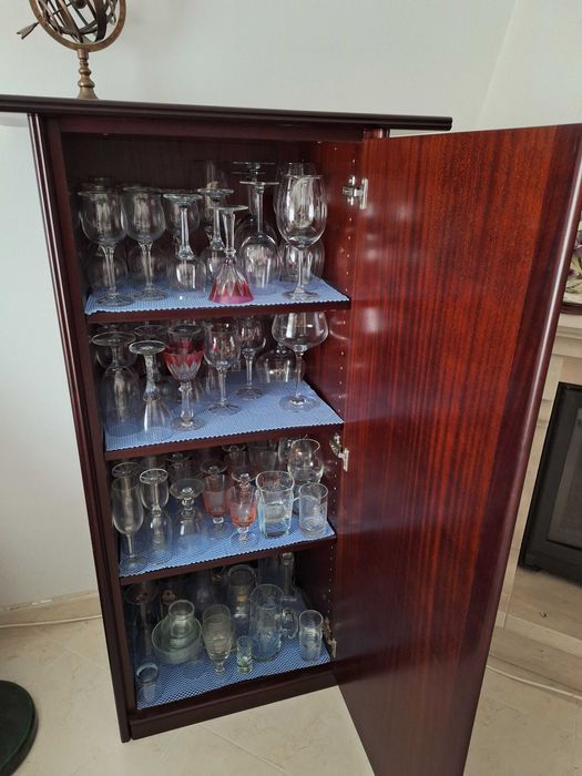 móveis de sala cadeirão e mesa de centro