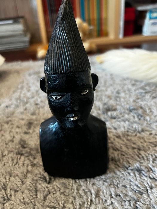 Peças africanas em madeira