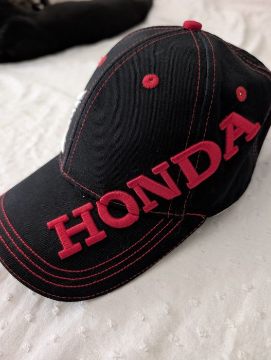 Boné Honda Oficial Preto com Costuras Vermelhas (Ajustável)