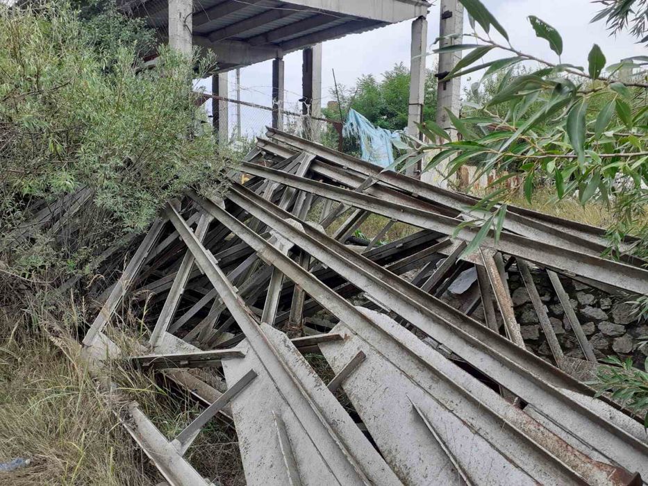 Продаж  складських конструкціі для ангару .