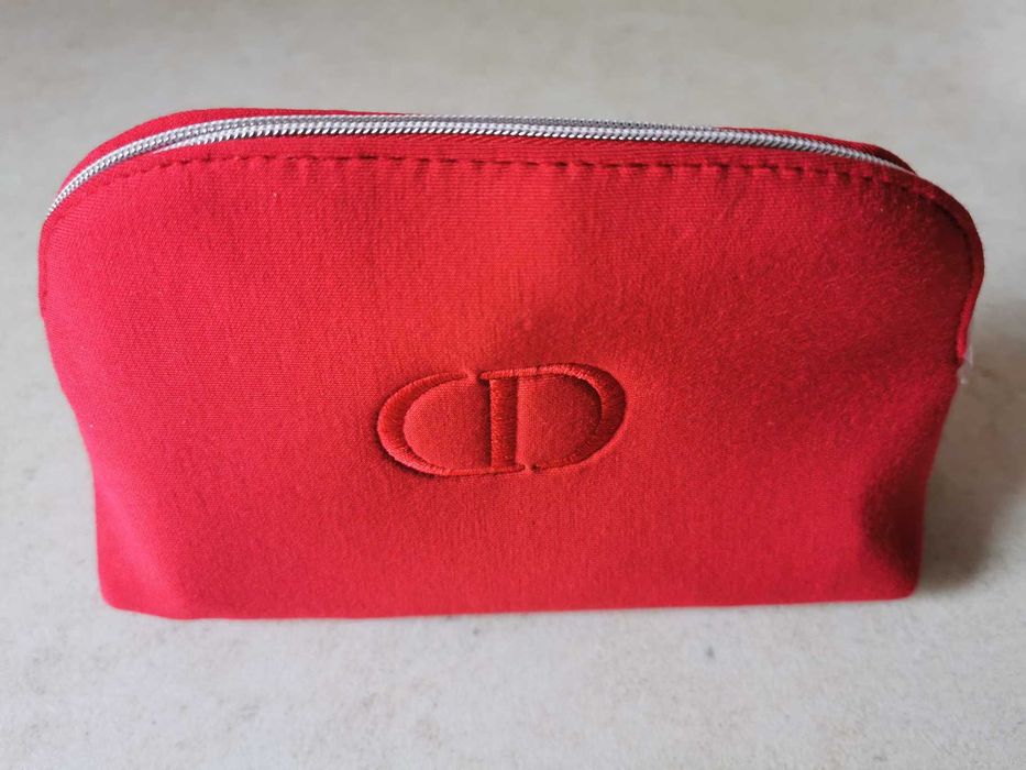 Nowa kosmetyczka damska Christian  Dior Red Trosue Pouch