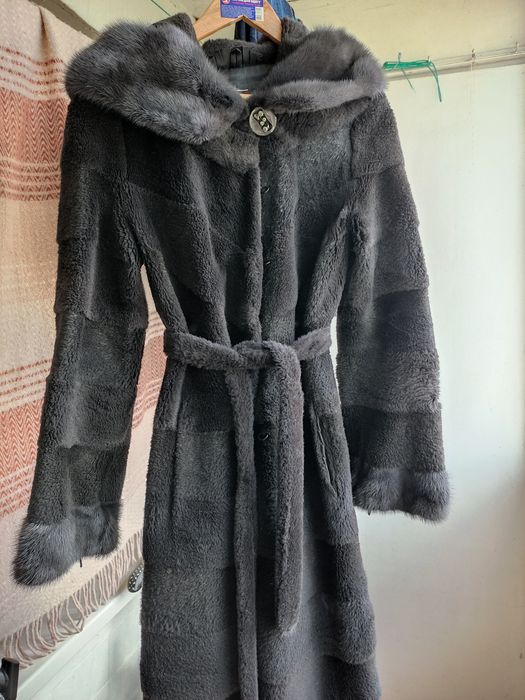 Отличная шуба из натурального меха бобра , р.42/44, б.у.