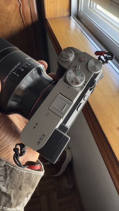 Sony A7C II Full Frame + 2 Baterias Originais