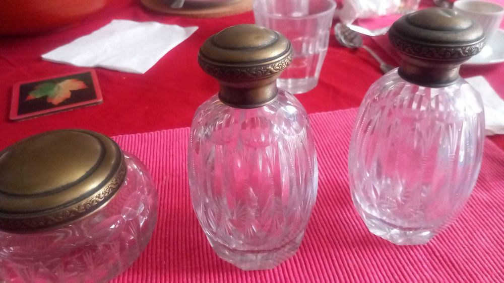Butter dish and crystal jars430582813259223046
