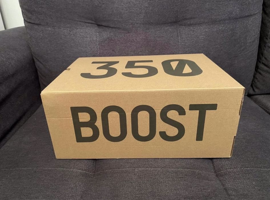 Adidas yeezy 350 v2 red stripe