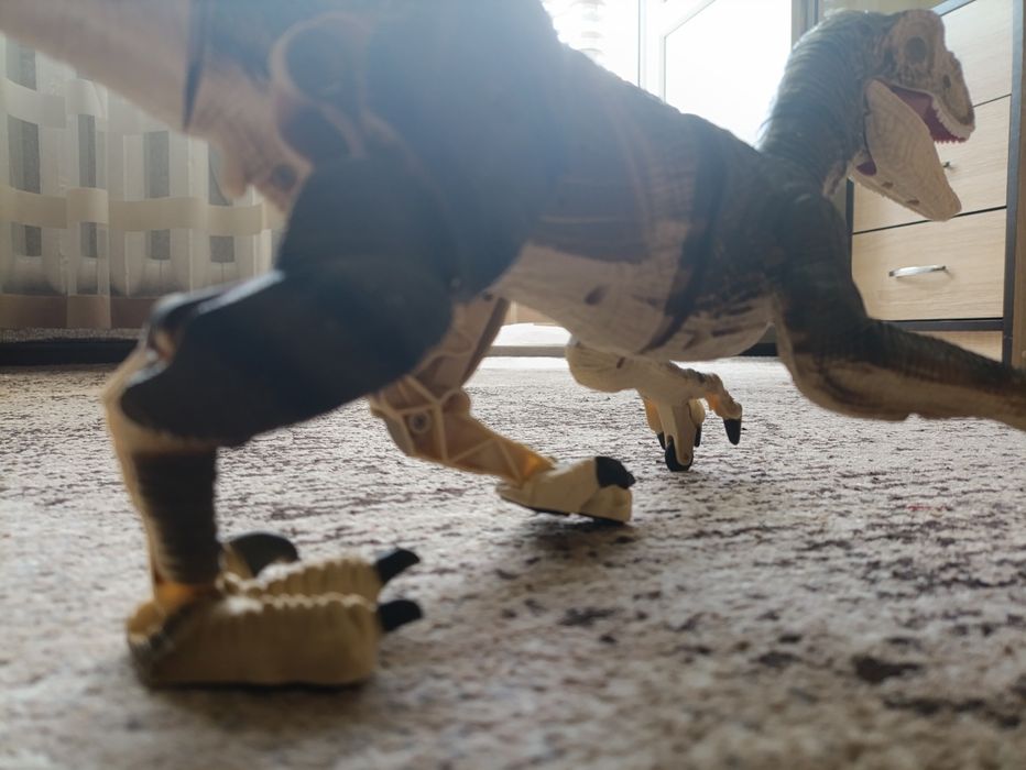 Велоцераптор від HotBee