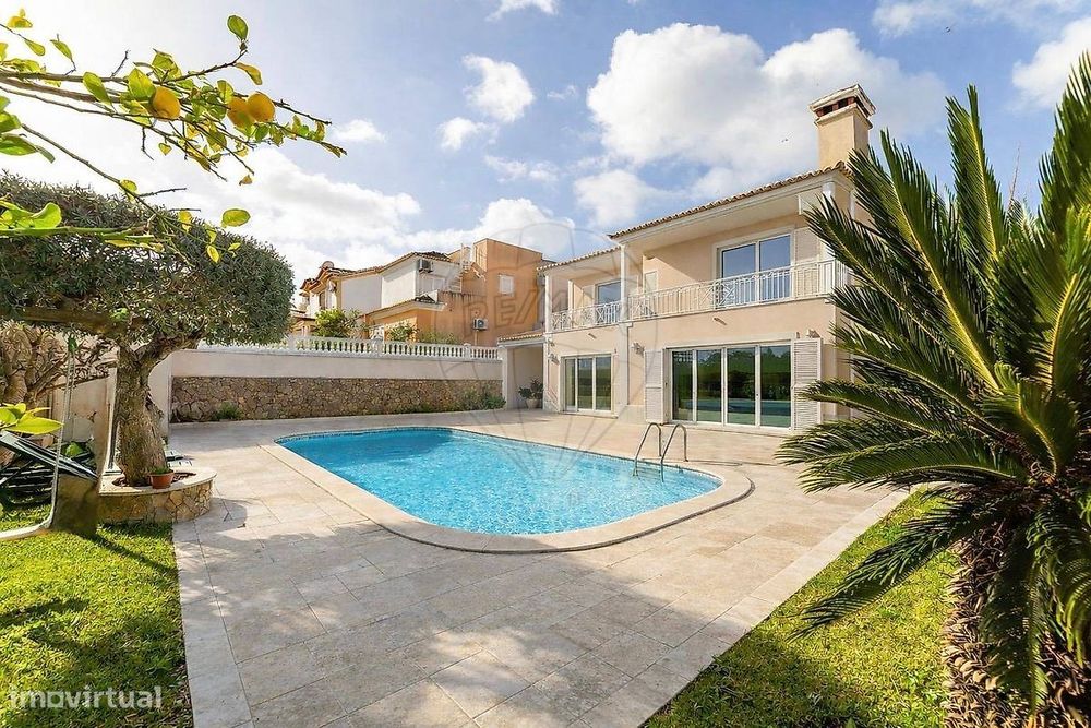 Moradia T4 para venda