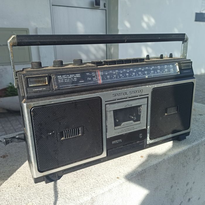 Rádio Philips D 8210-00