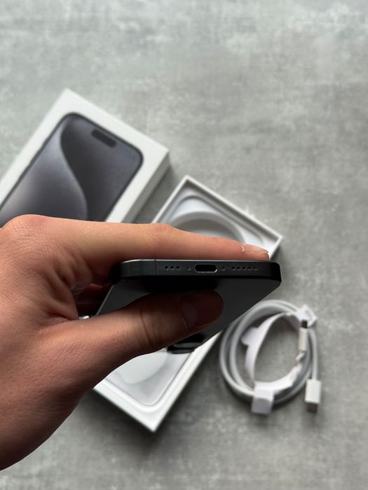 Apple iPhone 15 pro 256 GB Bateria 87%