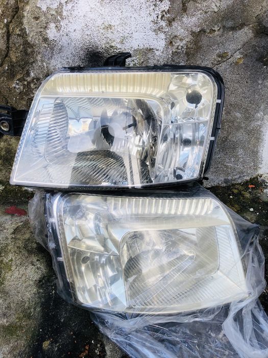 Faro de carro fiat panda