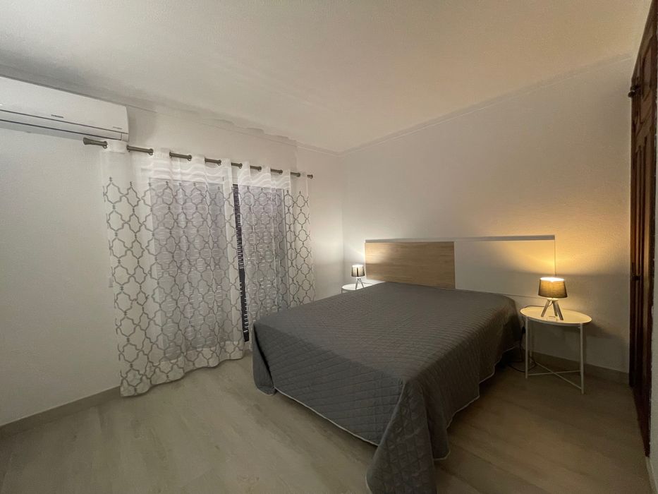 Alugo Moradia com Piscina para férias-400m praia
