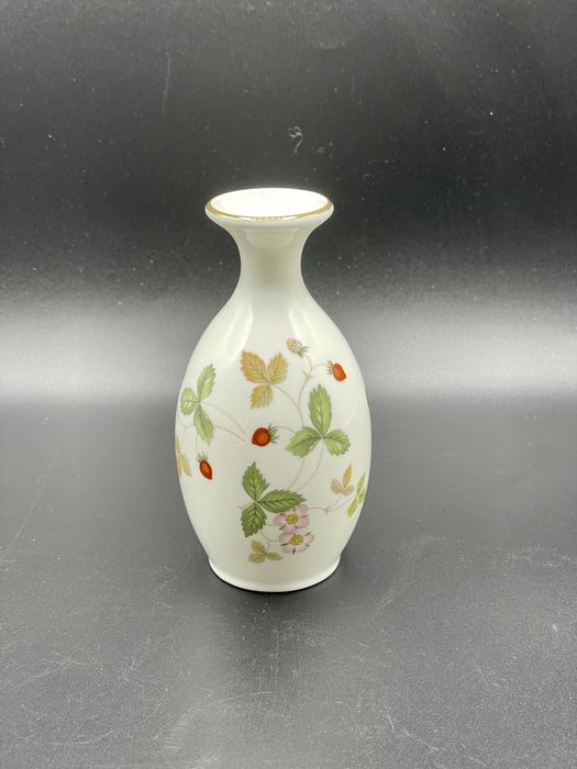 Jarrinha porcelana wedgwood