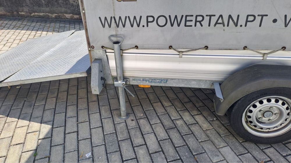 reboque com matricula propria