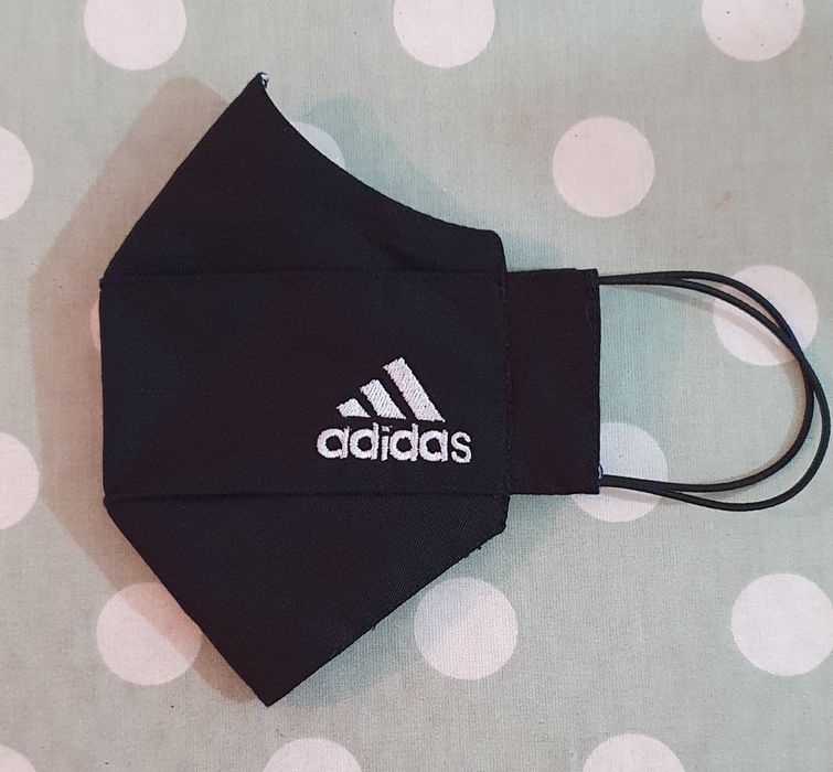 Máscaras personalizadas bordadas