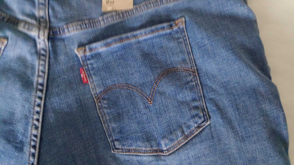 Bermuda levi's sculpt (tamanho grande)