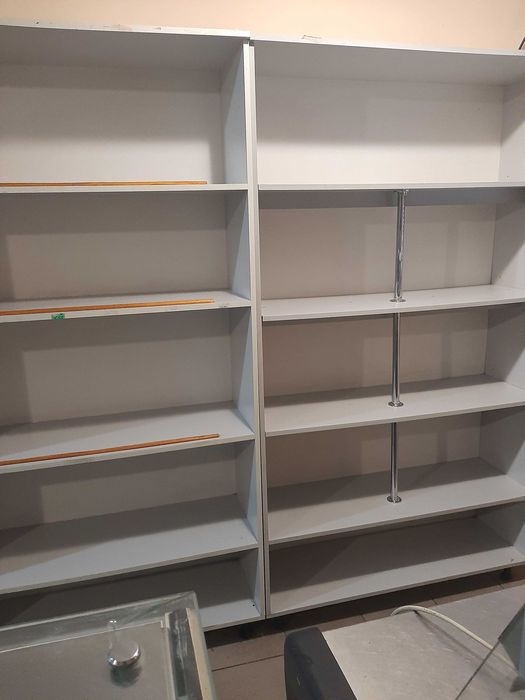 Торговий  стелаж